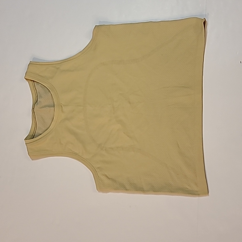 #199 Lululemon swiftly tank  size 8 t1147